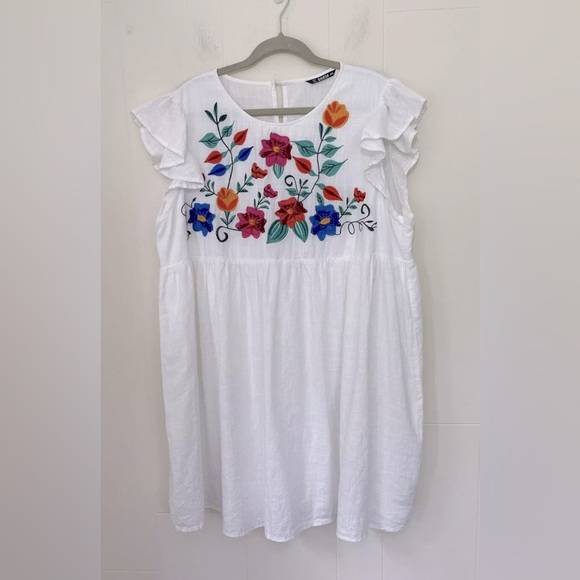 Studio west  White Floral Embroidered Short Sleeve Knee Length Dress ~ Size L - Picture 1 of 3